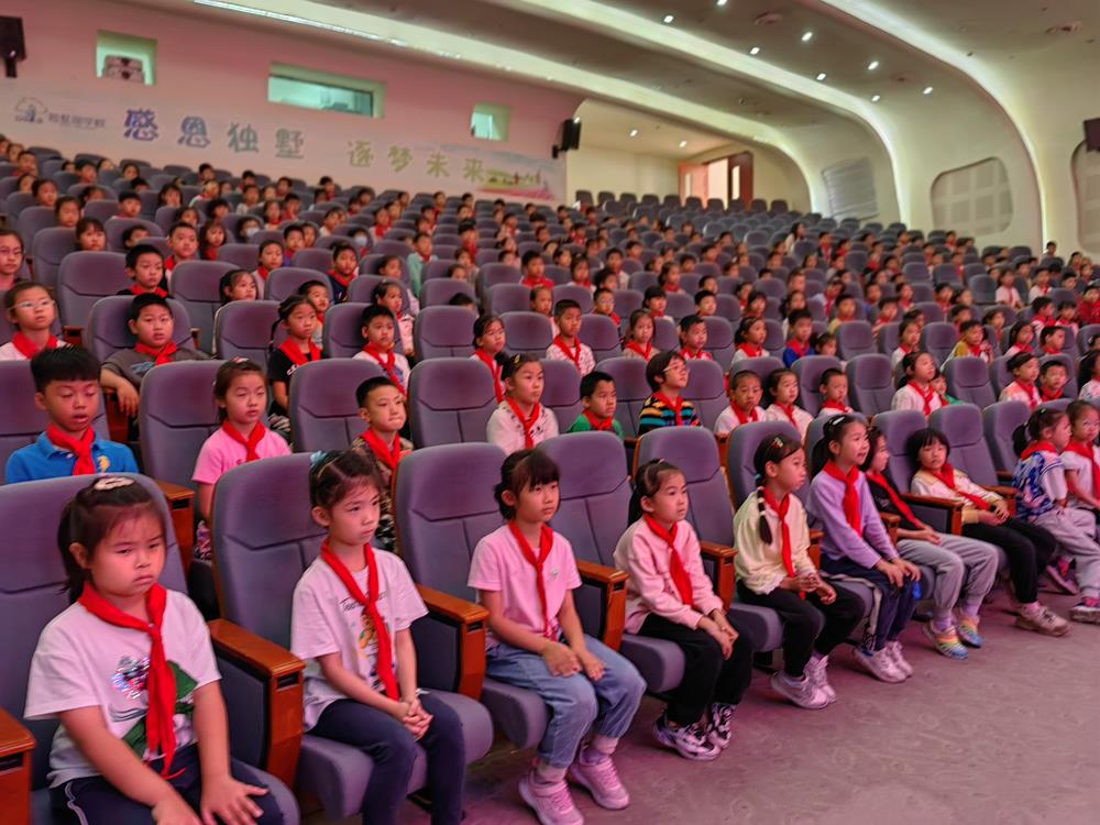 0608d1bfa4af497293f574eb7220135d.jpg 0608d1bfa4af497293f574eb7220135d.jpg