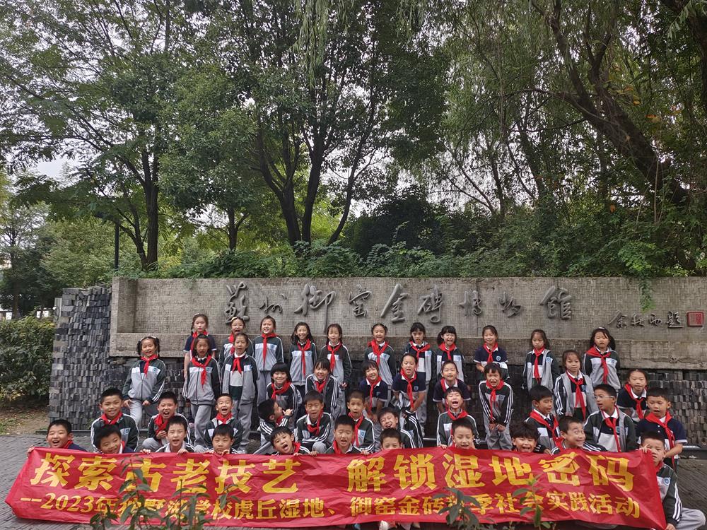 aca4e713d8de4329a5451e766d603c14.jpg aca4e713d8de4329a5451e766d603c14.jpg