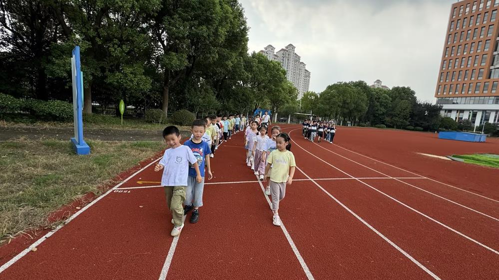 ee945854a13d4db1a501c4ce8267a188.jpg ee945854a13d4db1a501c4ce8267a188.jpg