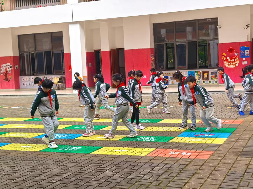 28d7c90abca14308809dbd8a3032e068.jpg